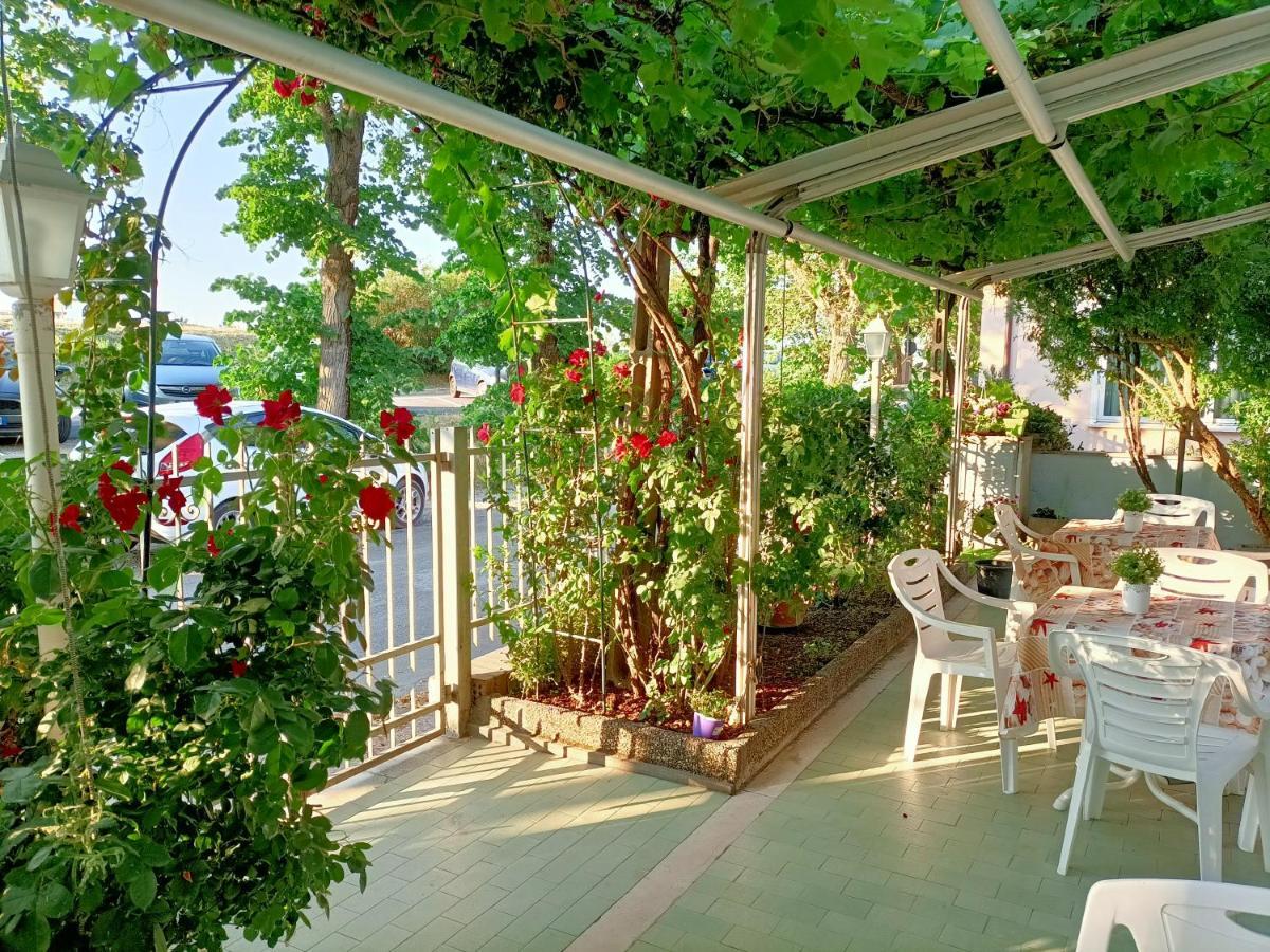 Villa Lauda B&B Rimini Exterior foto