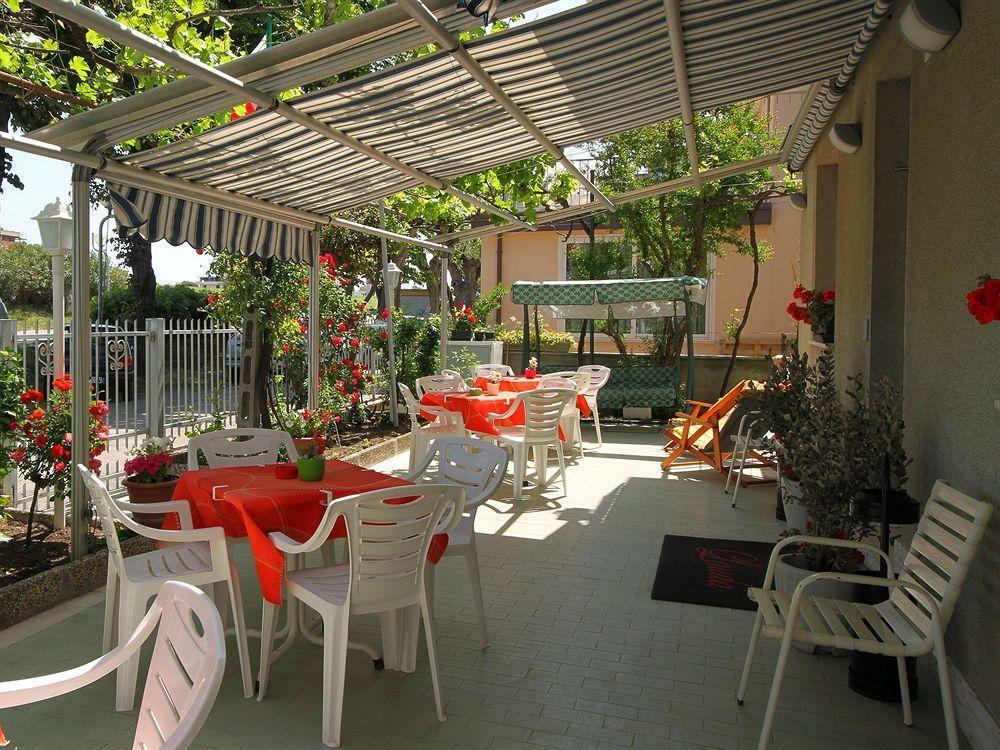 Villa Lauda B&B Rimini Exterior foto