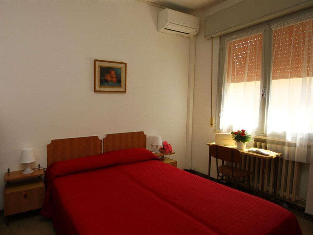 Villa Lauda B&B Rimini Exterior foto