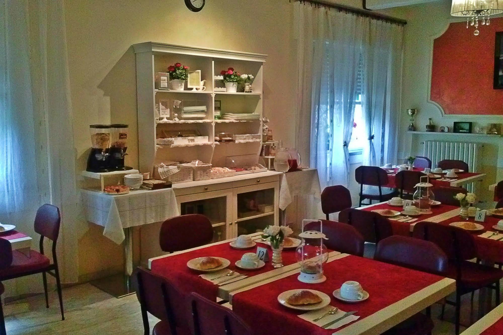 Villa Lauda B&B Rimini Exterior foto