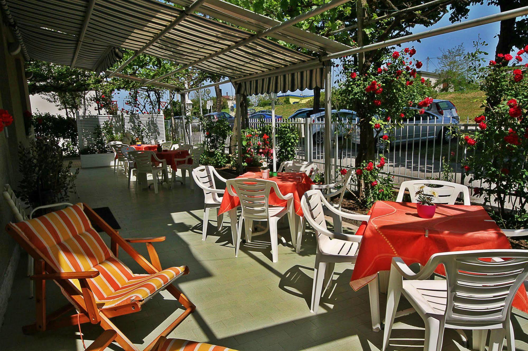 Villa Lauda B&B Rimini Exterior foto